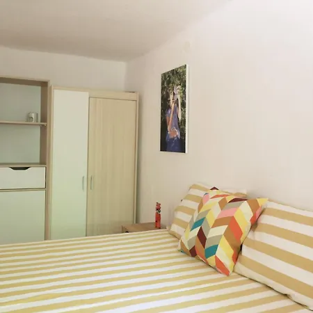 Apartman Apartments-estate Under The Paintbrush Vis