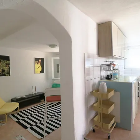 Apartman Apartments-estate Under The Paintbrush