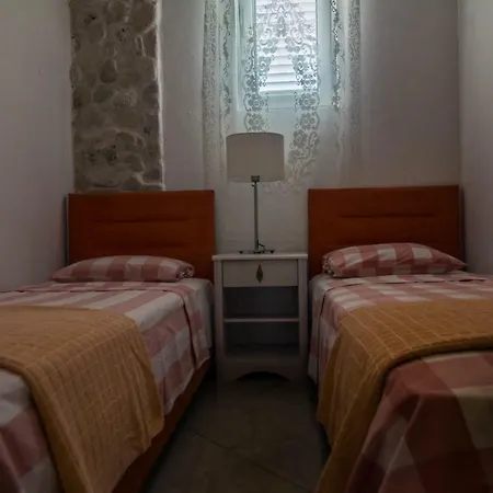 Apartman Apartments-estate Under The Paintbrush Vis