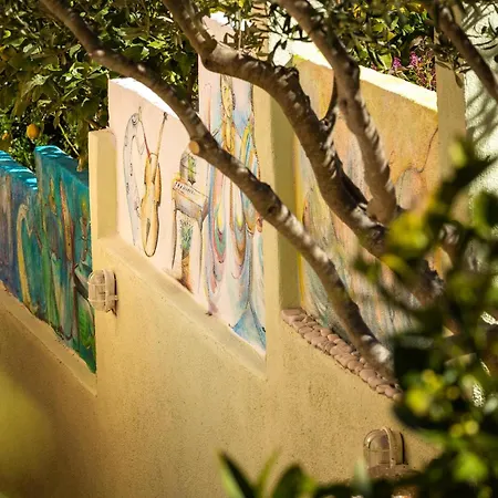 Apartments-estate Under The Paintbrush * فيس