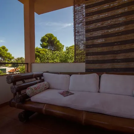Apartments-estate Under The Paintbrush شقة فيس